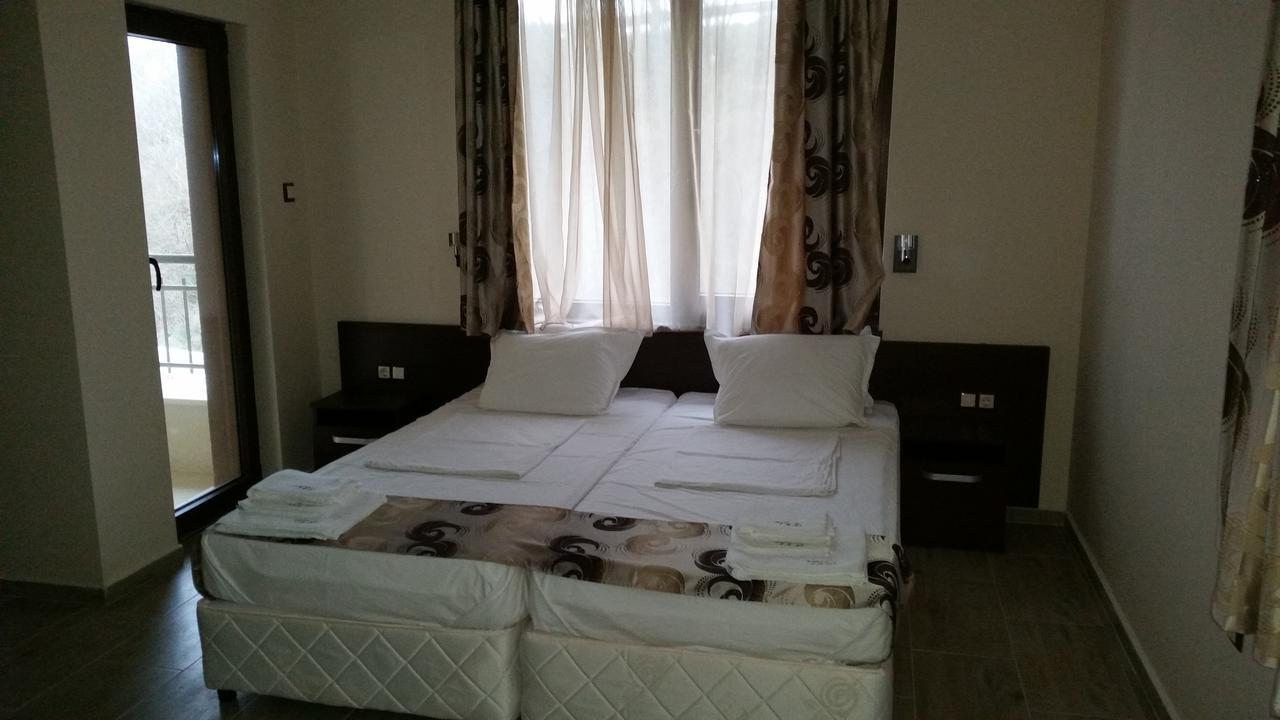 Taai Hotel Sozopol Exterior foto